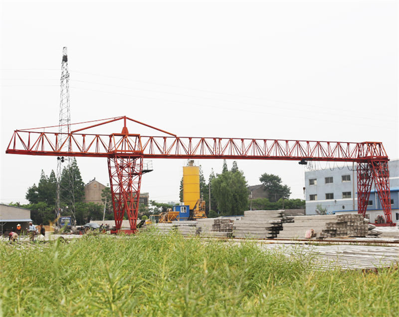 桁架結(jié)構(gòu)MH型電動(dòng)葫蘆門式起重機(jī).JPG