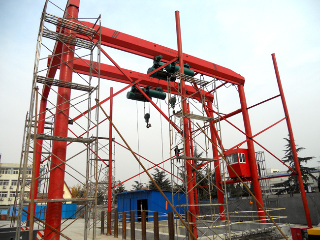 井架提升設(shè)備起重機